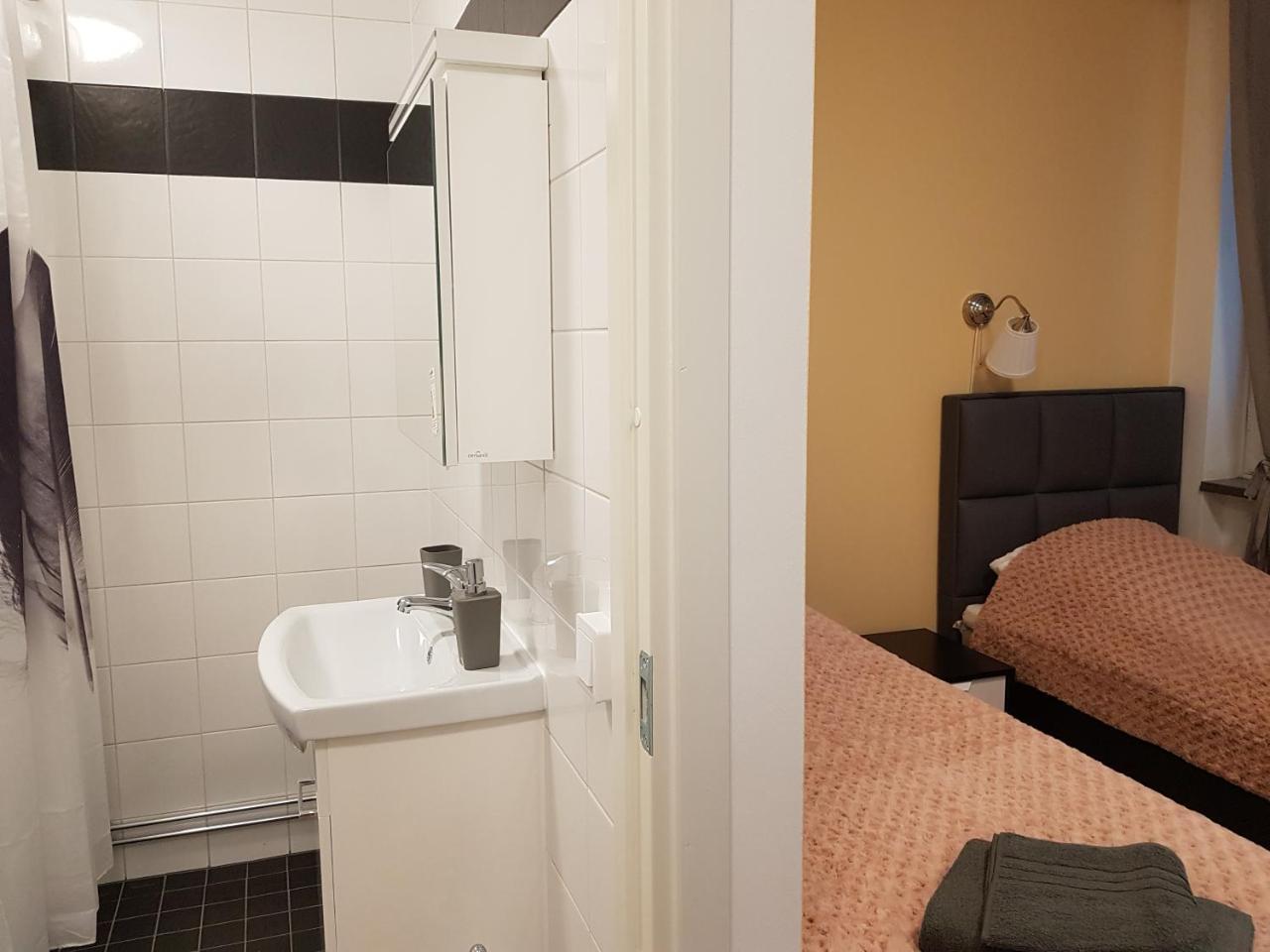 Hotel Kringelstaden Сёдертелье Экстерьер фото